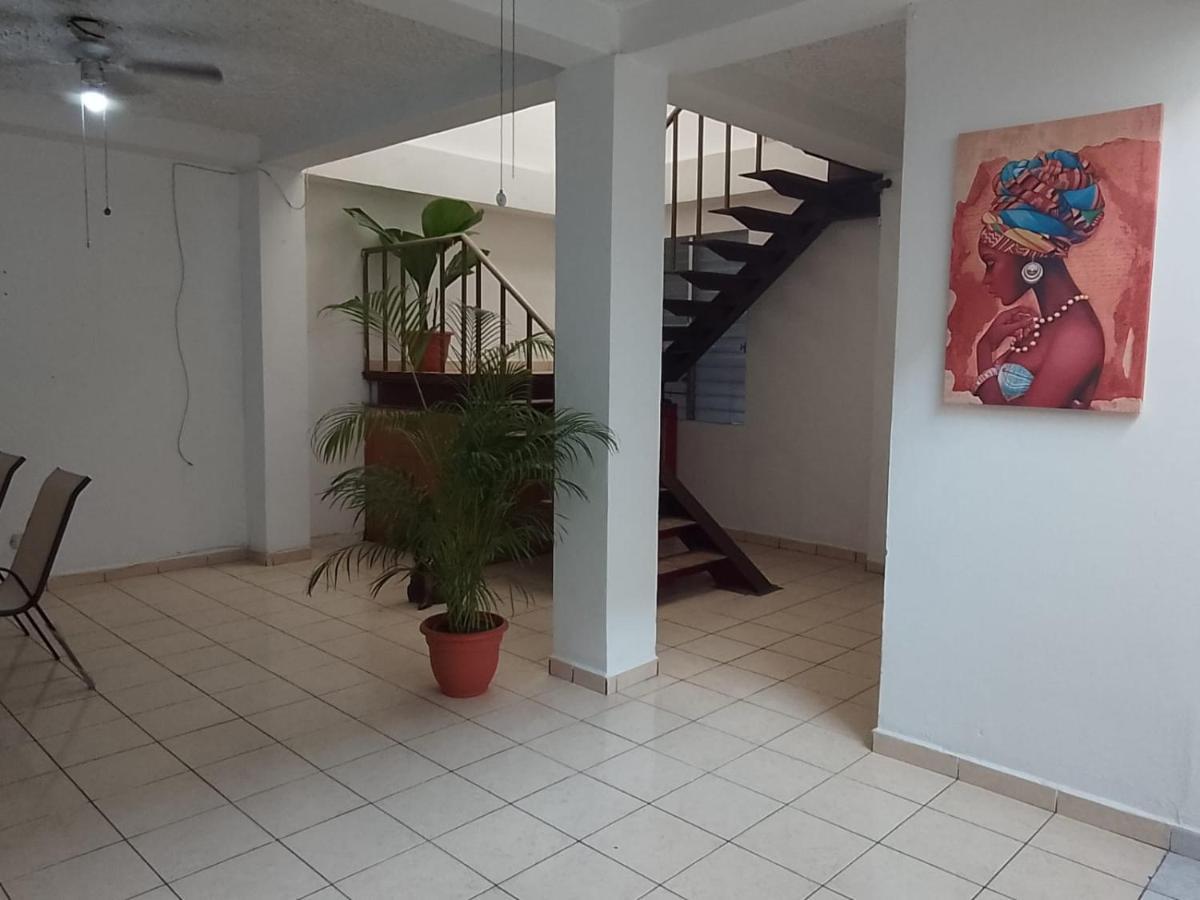 Hostal Los Heroes Antiguo Cuscatlán المظهر الخارجي الصورة